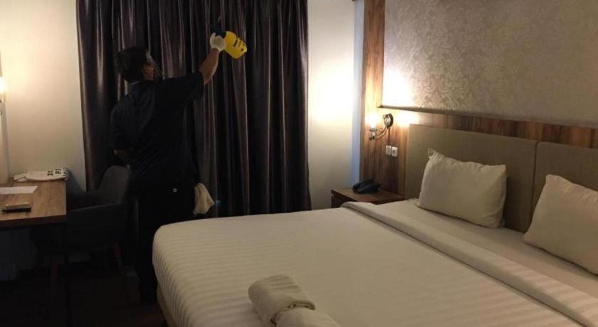 Sleepzzz Hotel Senayan Jakarta Exterior foto